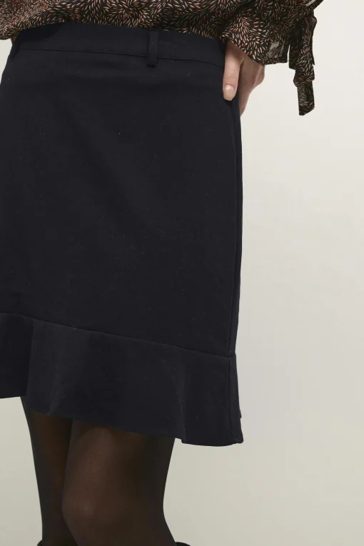 CRYmina Skirt